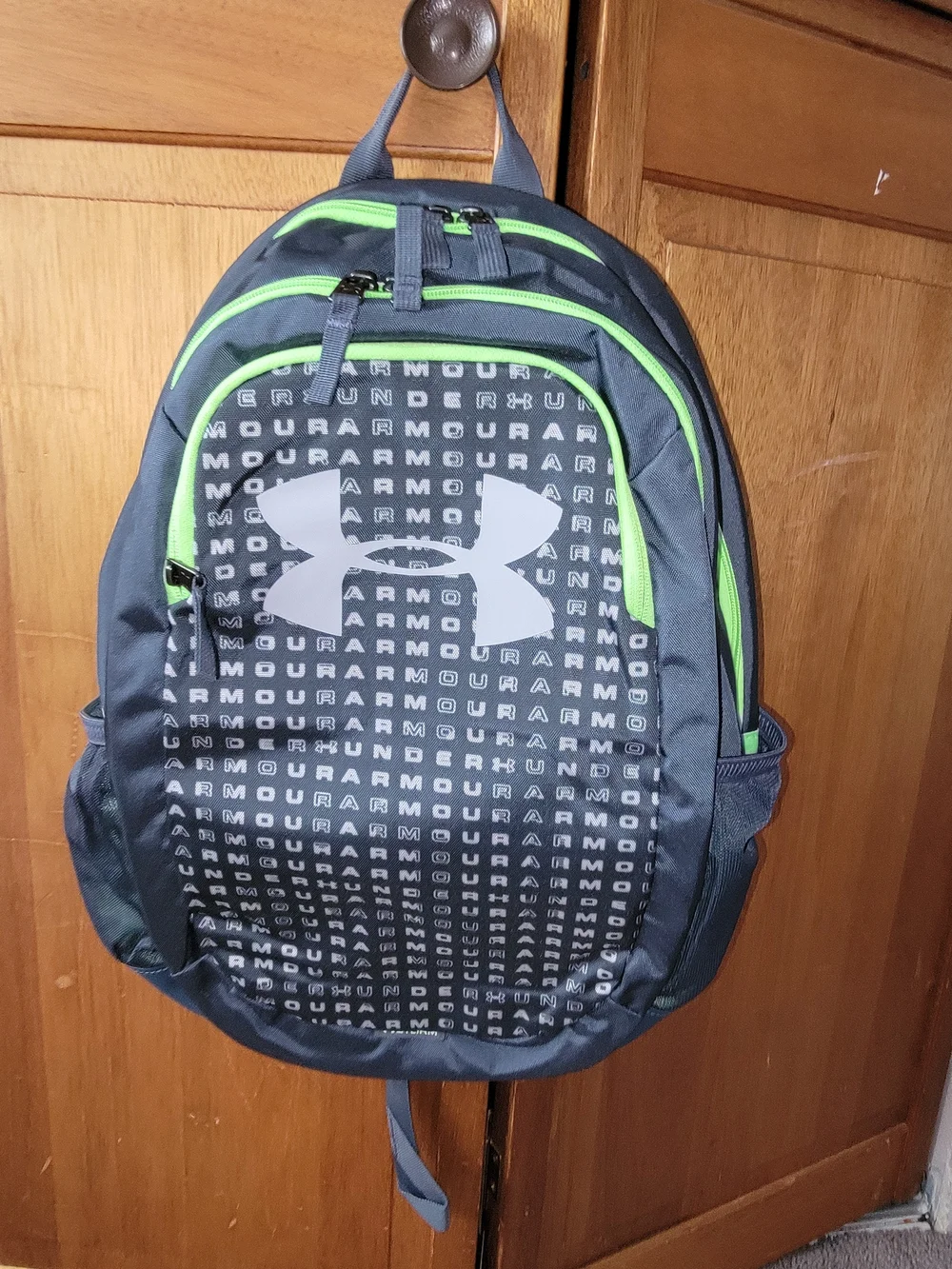 Under Armour Men's Gray & Green Backpack
